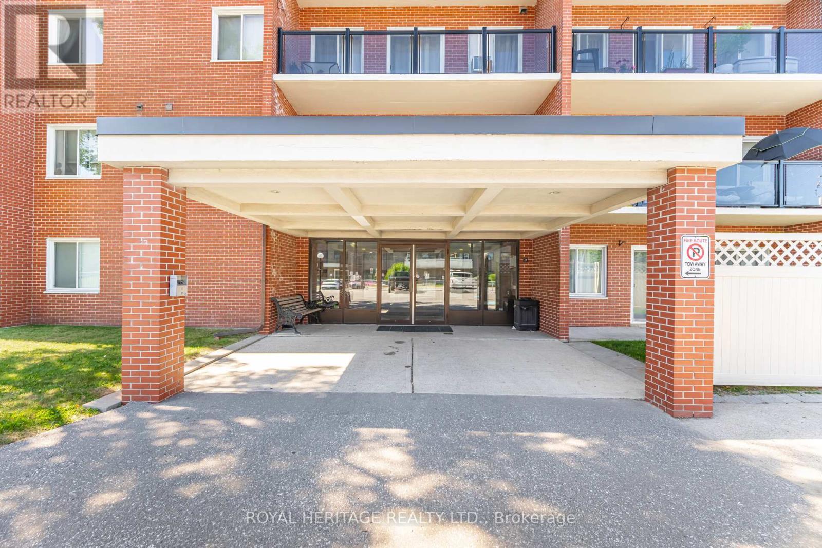 Property image for 304 - 131 TAUNTON ROAD E|Oshawa (Centennial), Ontario L1G3T8
