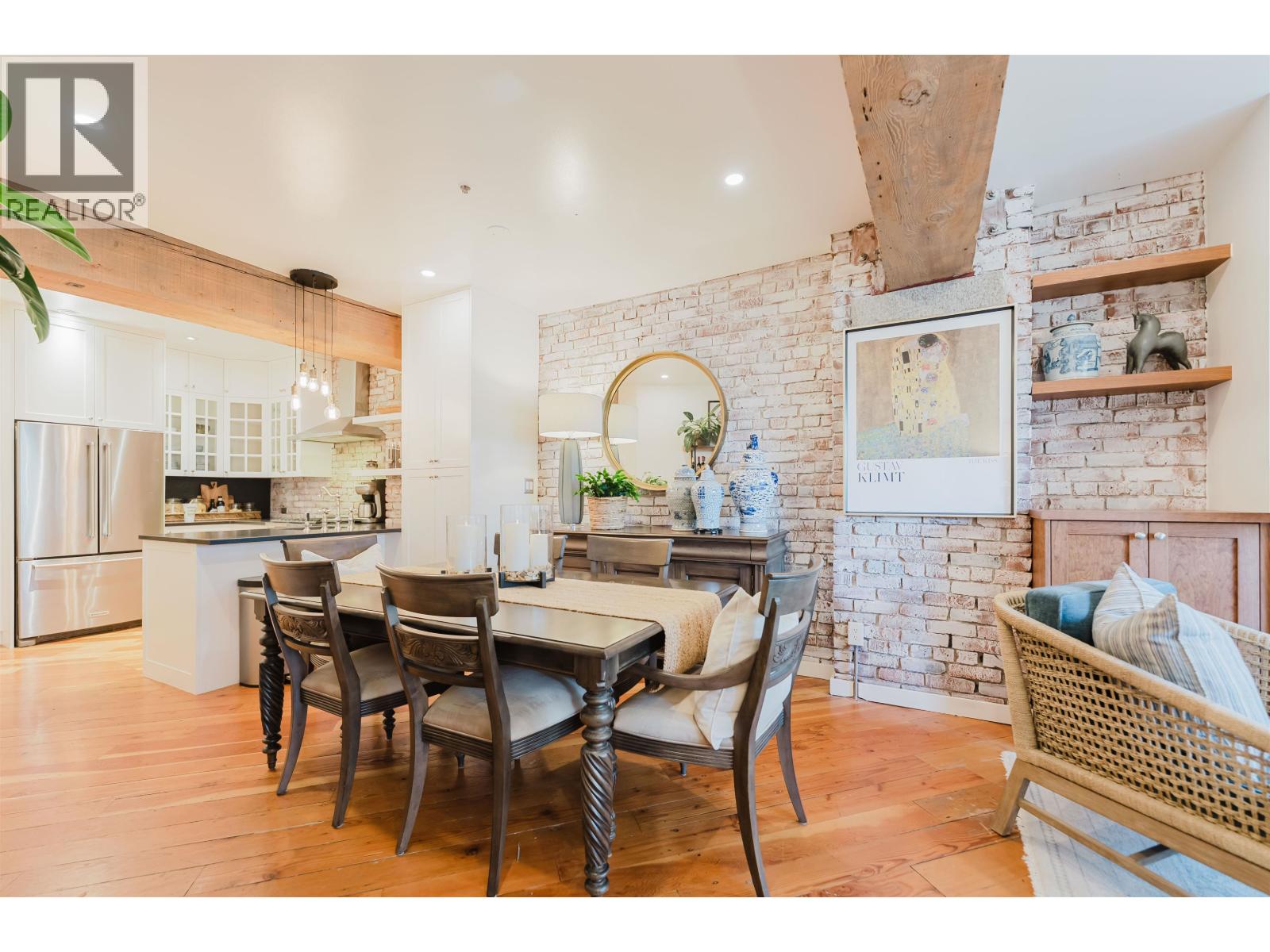 210 1178 HAMILTON STREET|Vancouver, British Columbia V6B2S2