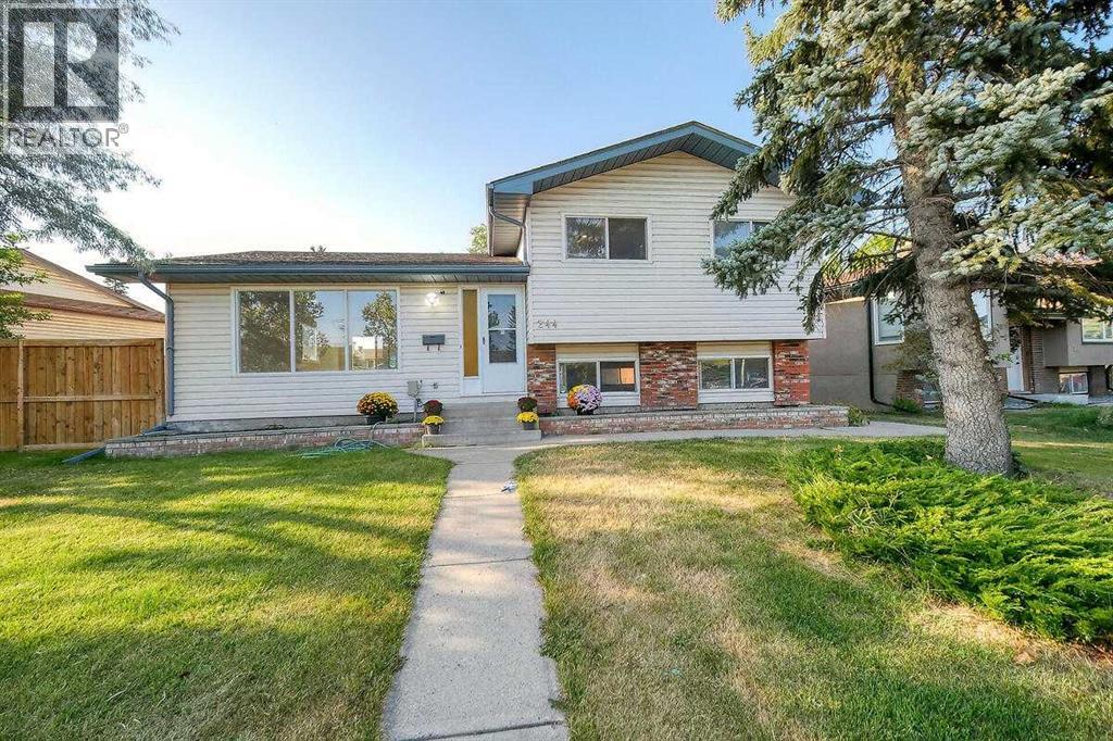 244 Pinetree Road NE|Calgary, Alberta T1Y1K3