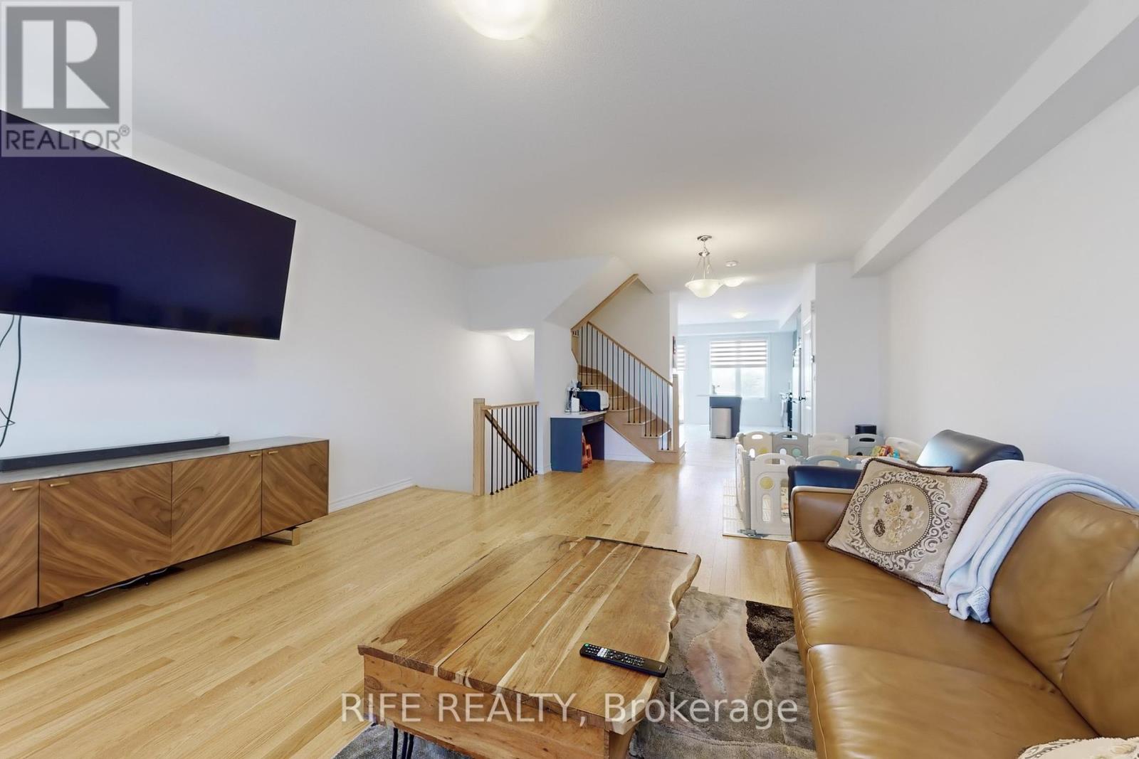 Property image for 9 BRETLON STREET|Brampton (Goreway Drive Corridor), Ontario L6P4N8
