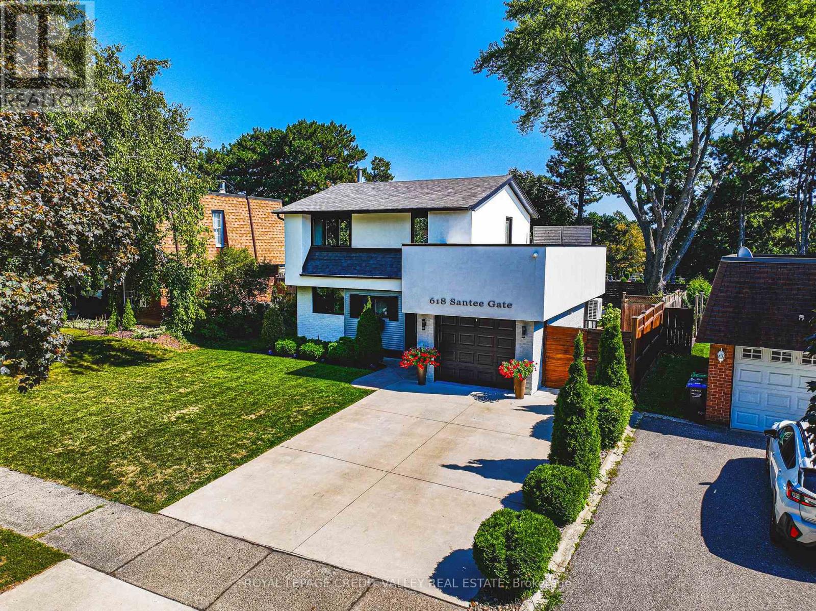 Property image for 618 SANTEE GATE|Mississauga (Mississauga Valleys), Ontario L5A2B7