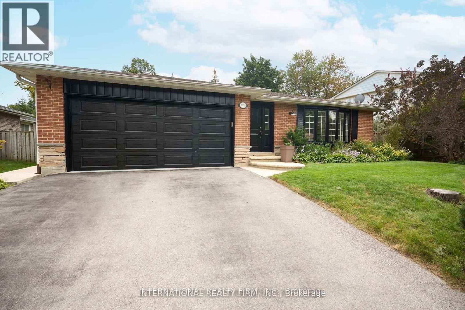 Property image for 2292 DEVON ROAD|Oakville (FD Ford), Ontario L6J5R4