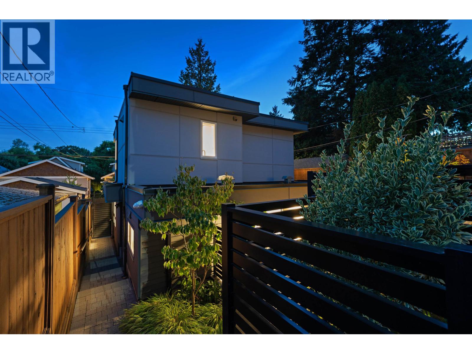 Property image for 2062 E 5TH AVENUE|Vancouver, British Columbia V5N1M4