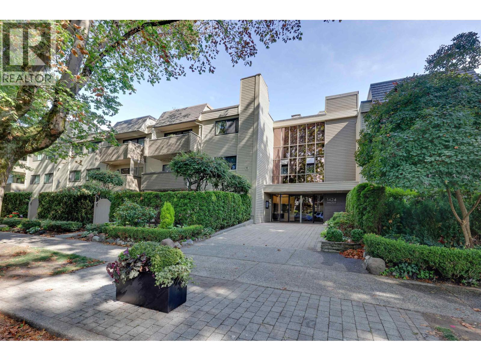 204 1424 WALNUT STREET|Vancouver, British Columbia V6J3R3