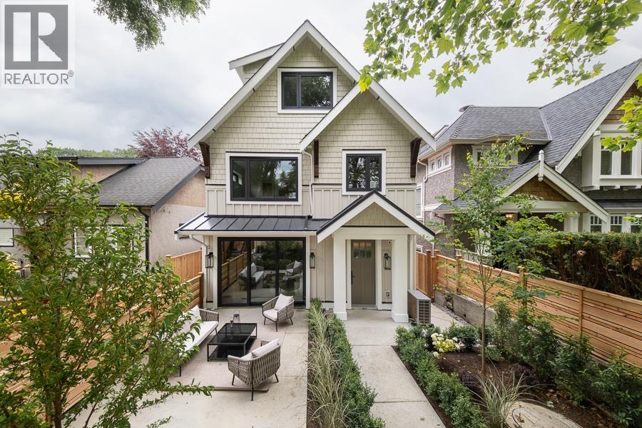 1 2154 E. 6 AVENUE|Vancouver, British Columbia V5N1R1