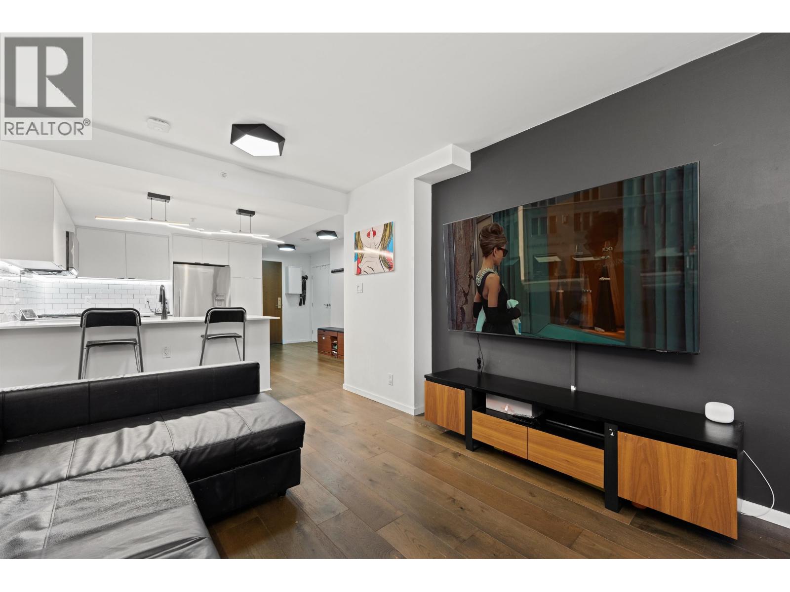 1004 1887 CROWE STREET|Vancouver, British Columbia V5Y0B4