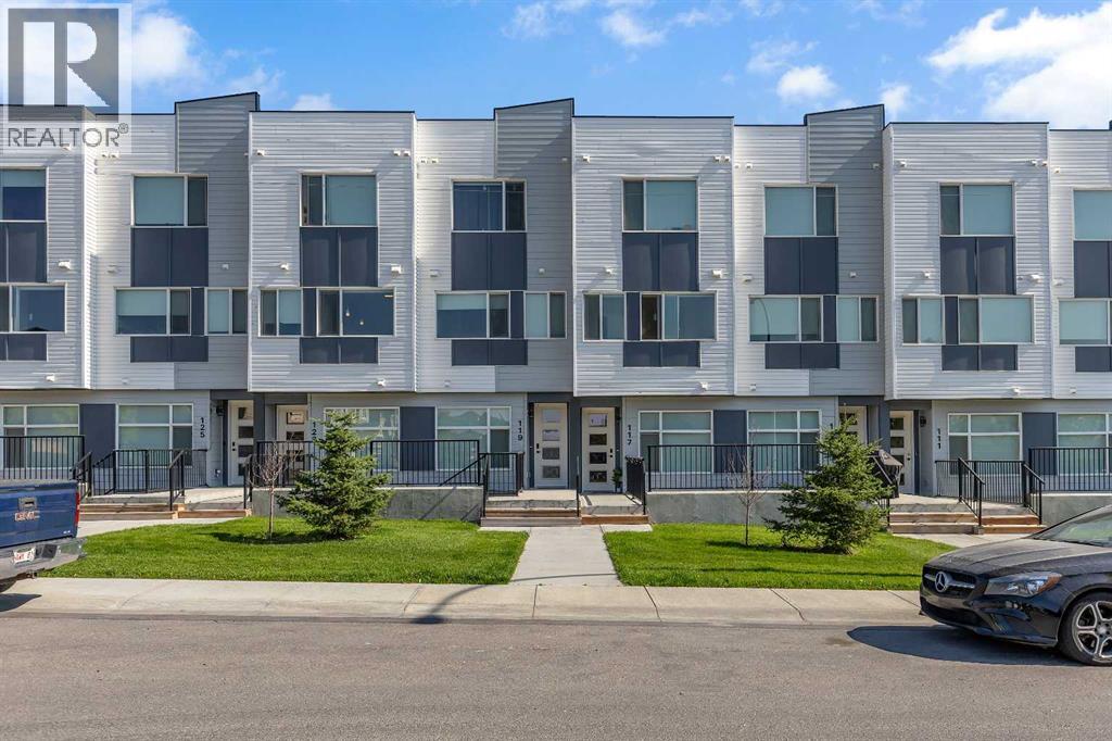 121 Panatella Square NW|Calgary, Alberta T3K6C7