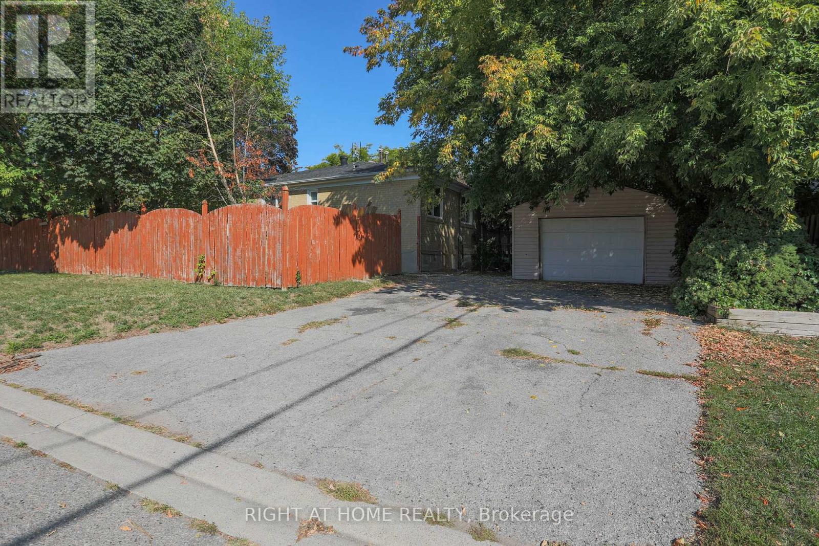 Property image for 303 BLUE GRASS BOULEVARD|Richmond Hill (Crosby), Ontario L4C3H3