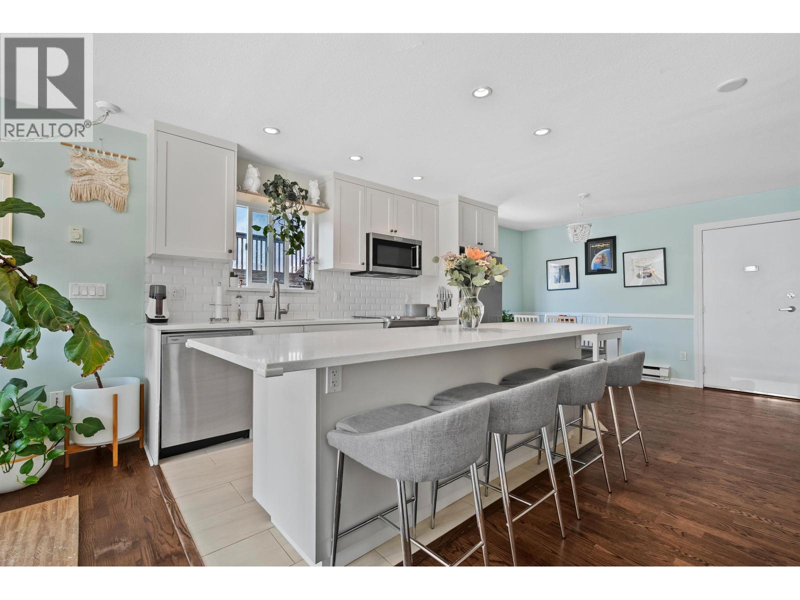 Property image for 305 2110 CORNWALL AVENUE|Vancouver, British Columbia V6K1B4