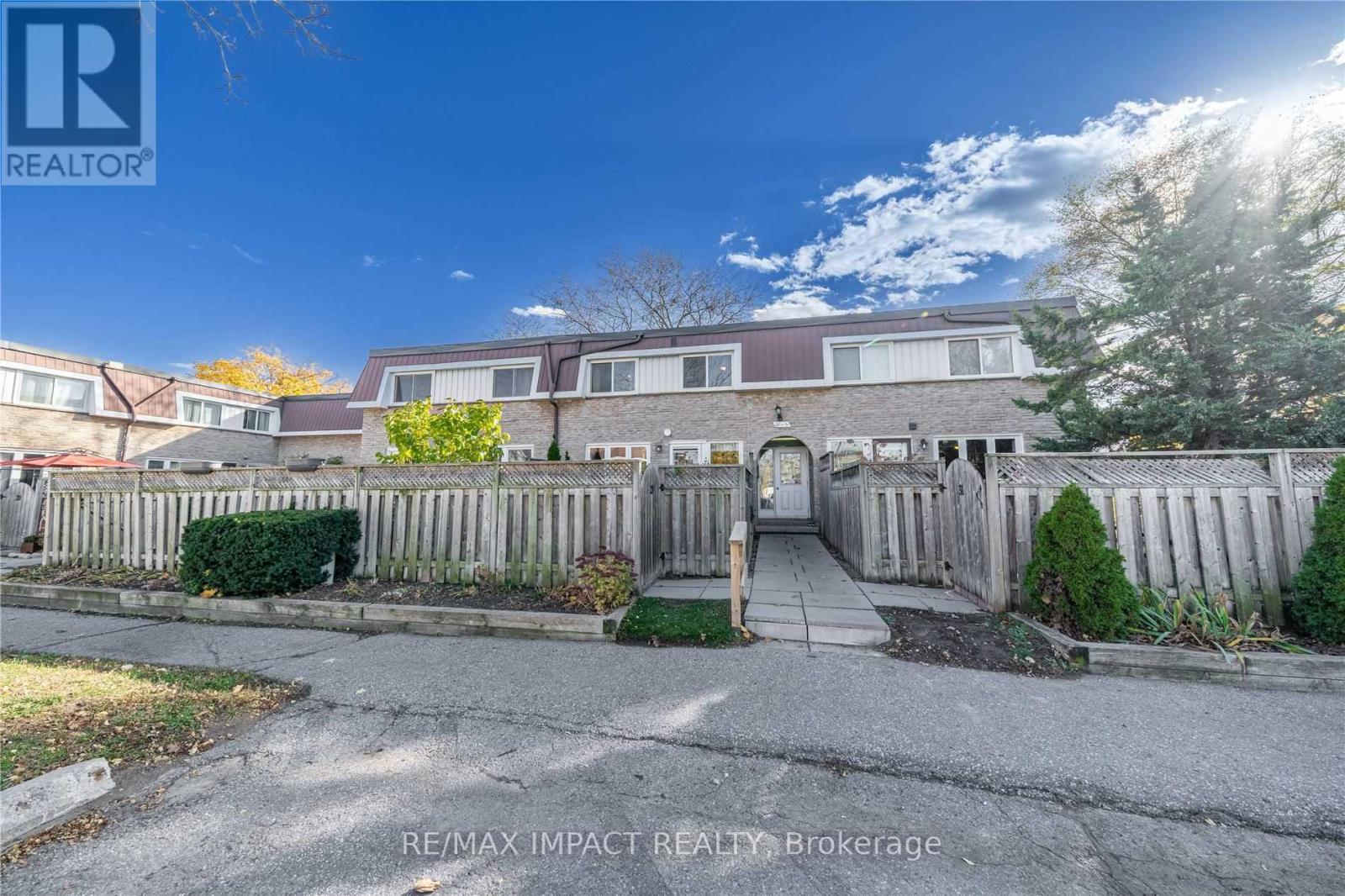 Property image for 28 - 33 TAUNTON ROAD E|Oshawa (Centennial), Ontario L1G3T6
