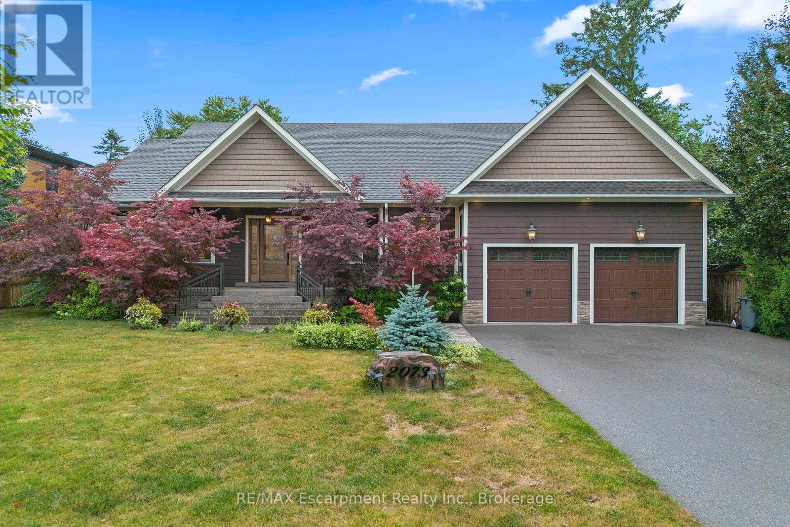 Property image for 2073 DERAMORE DRIVE|Oakville (FD Ford), Ontario L6J2P7