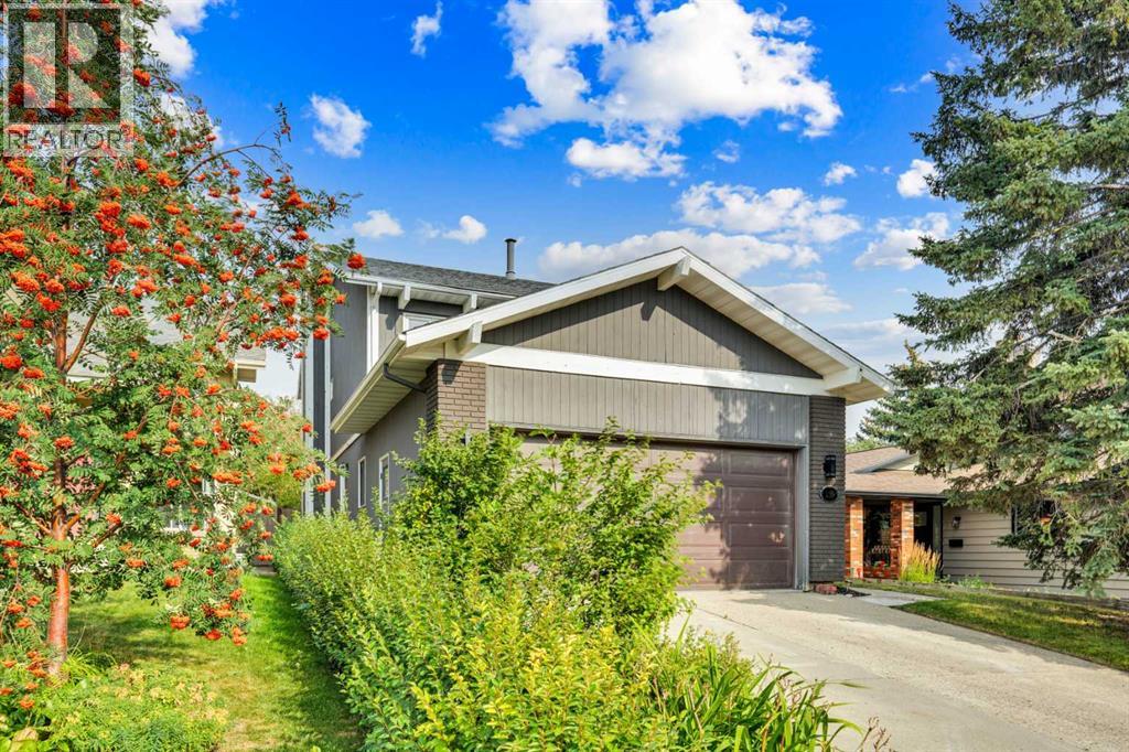 235 Coachwood Crescent SW|Calgary, Alberta T3H1E7