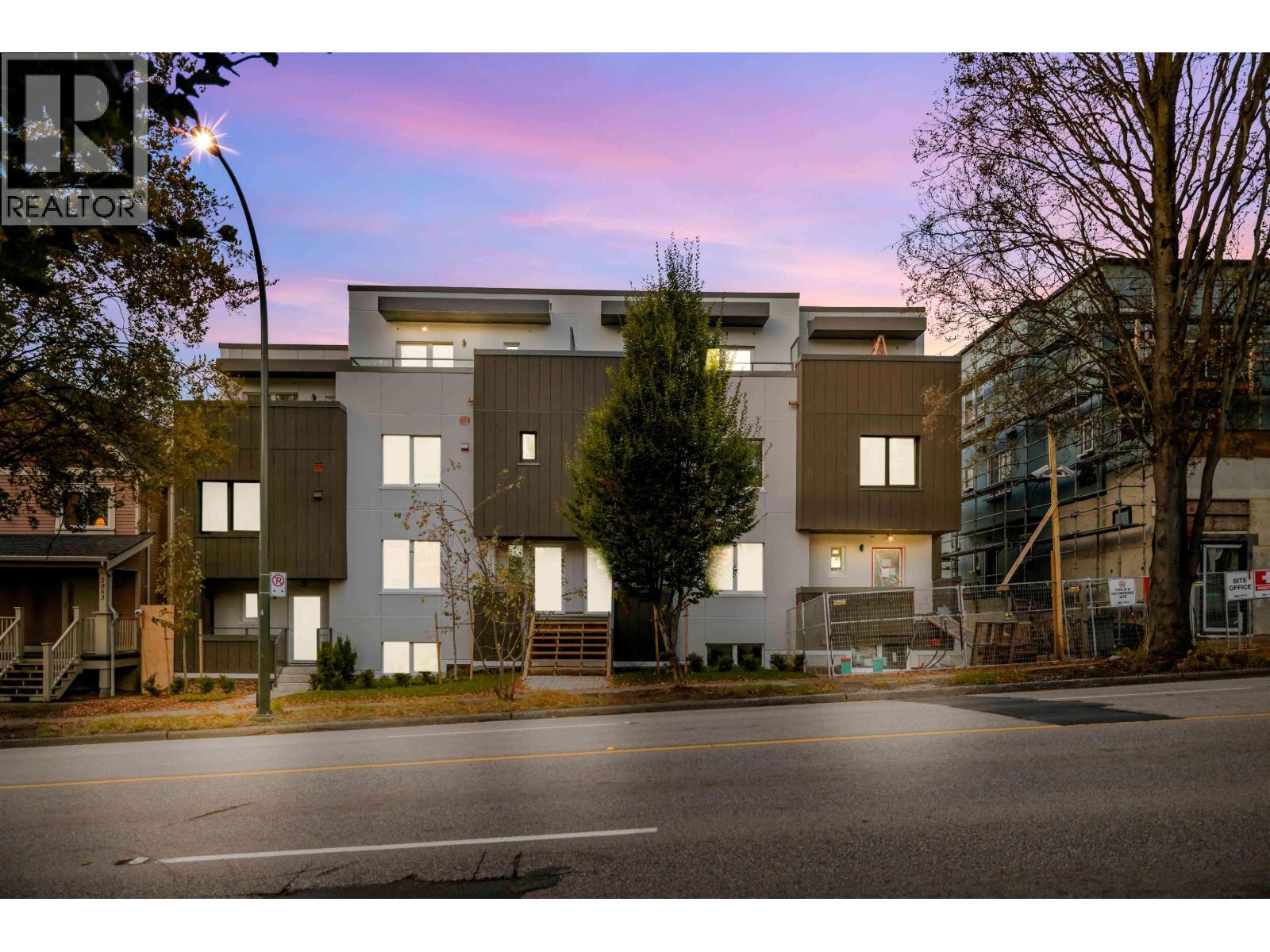 2071 E 1ST AVENUE|Vancouver, British Columbia V5N1B6