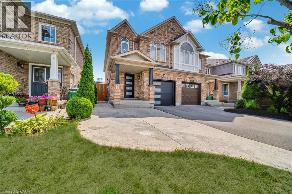 Property image for 562 ORANGE WALK Crescent|Mississauga, Ontario L5R0A3