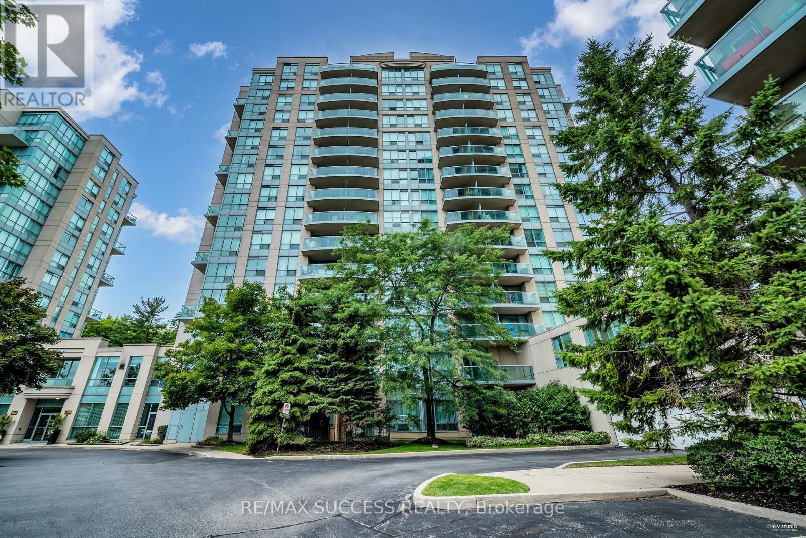 806 - 2565 ERIN CENTRE BOULEVARD|Mississauga (Central Erin Mills), Ontario L5M6Z8