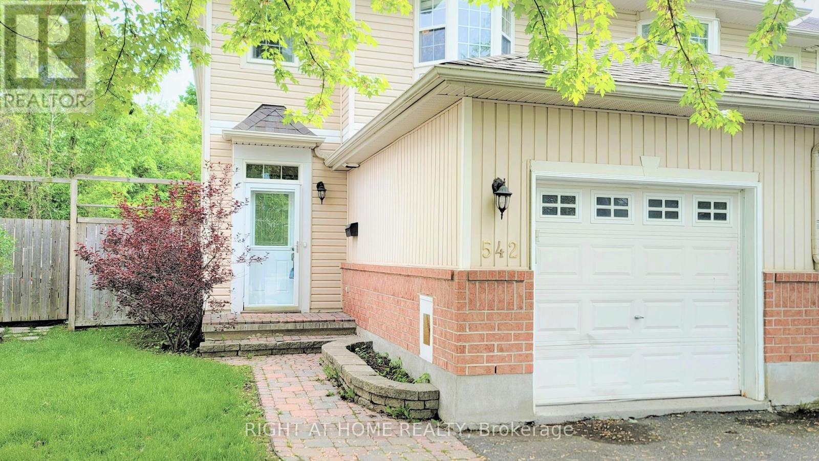 542 ABERFOYLE CIRCLE|Ottawa, Ontario K2K3R2