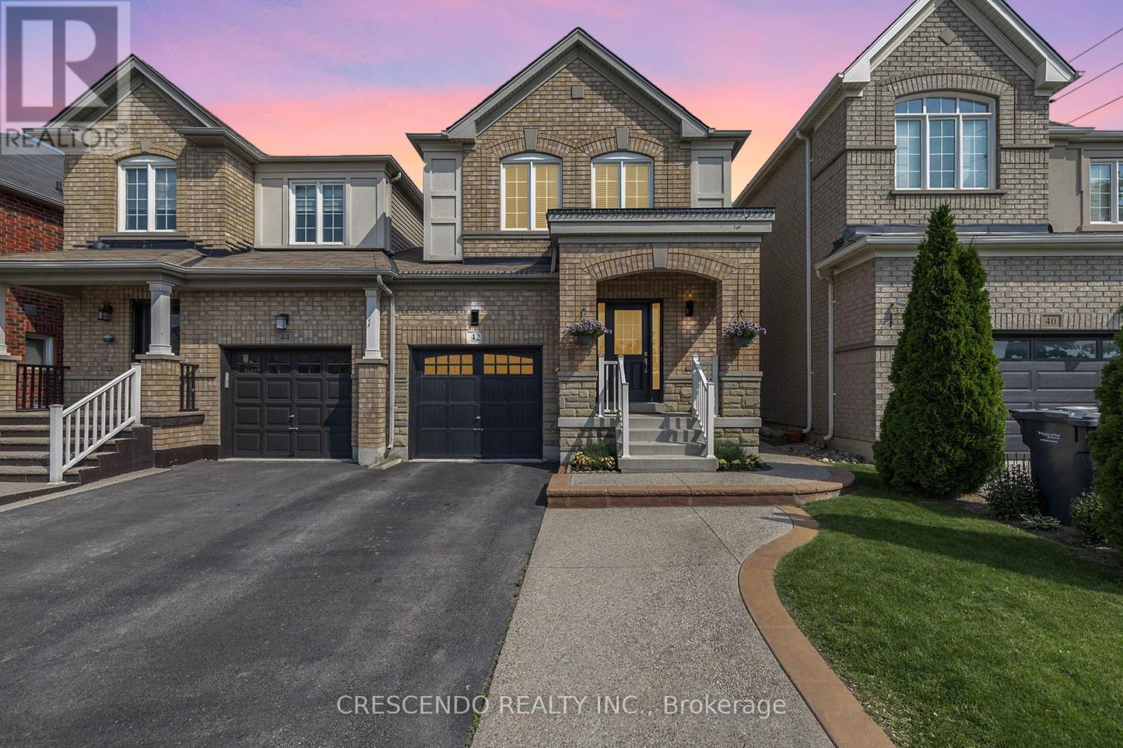 42 NAPOLEON CRESCENT|Brampton (Bram East), Ontario L6P3K5