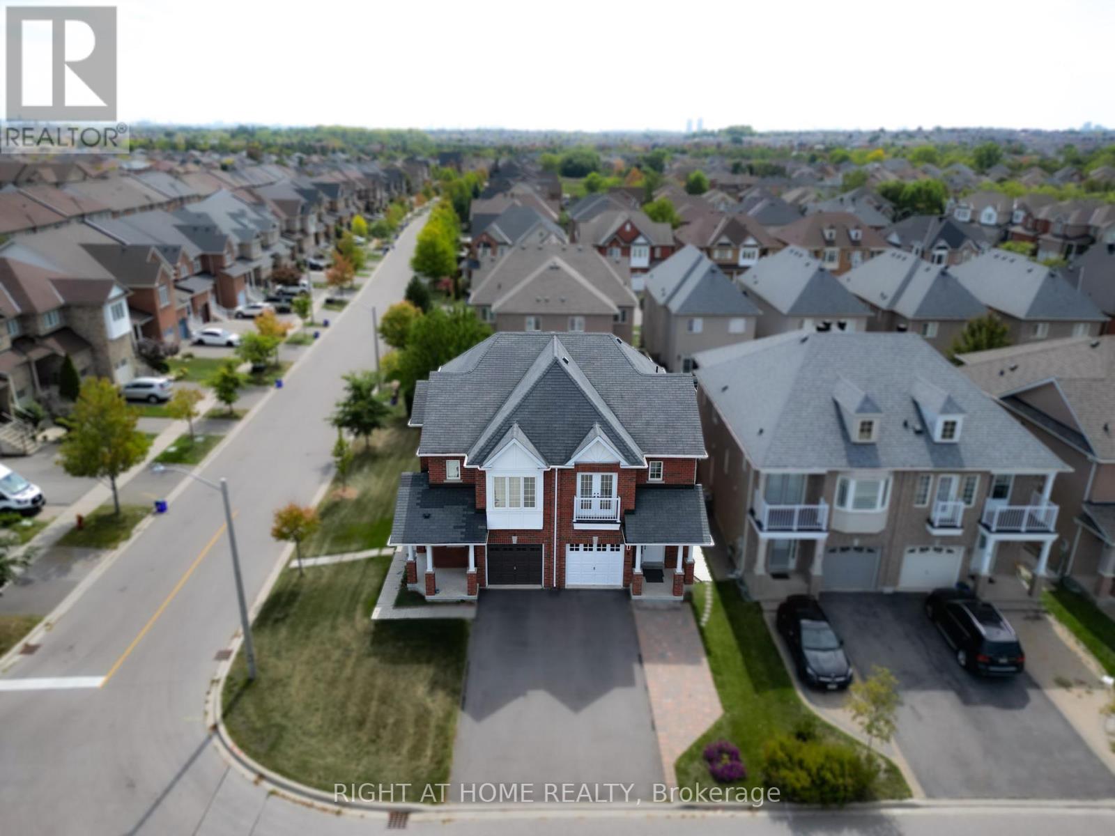 Property image for 4 OLD ORCHARD CRESCENT|Richmond Hill (Rouge Woods), Ontario L4S2X4