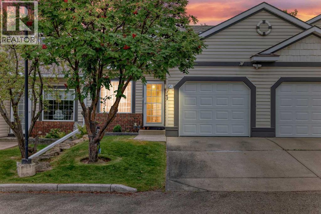 Property image for 162 Somervale Point SW|Calgary, Alberta T2Y3K4