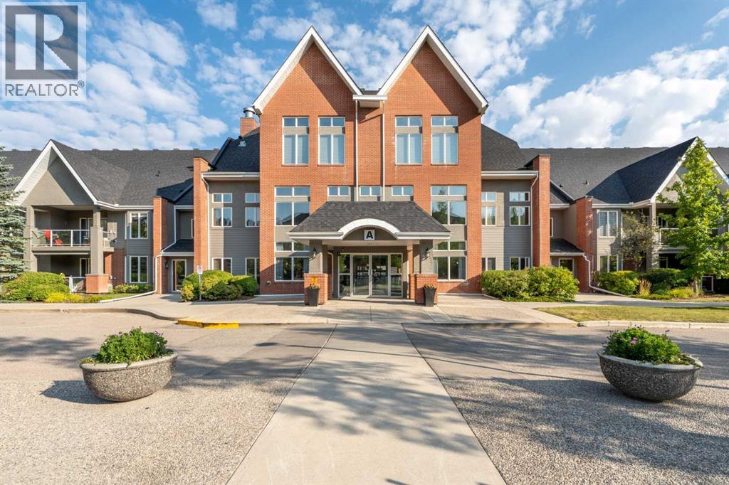 207, 15 Everstone Drive SW|Calgary, Alberta T2Y5B5