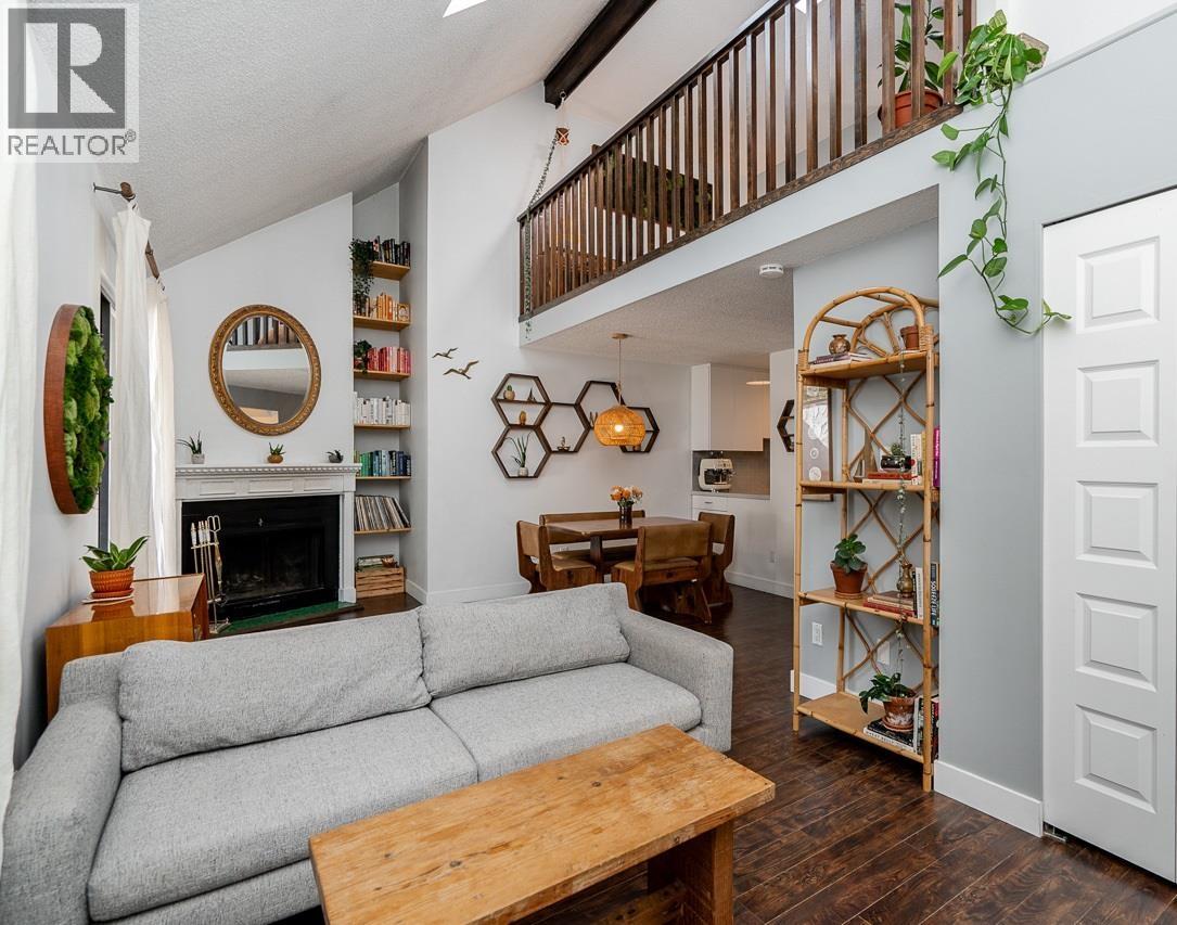 PH3 936 BUTE STREET|Vancouver, British Columbia V6E1Y8