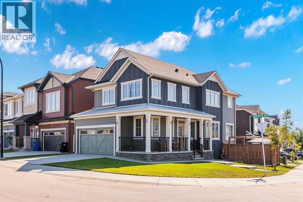 62 Carrington Manor NW|Calgary, Alberta T3P0Z2