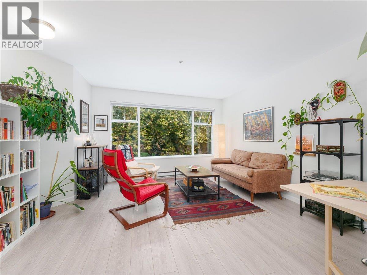 205 663 GORE AVENUE|Vancouver, British Columbia V6A2Z8