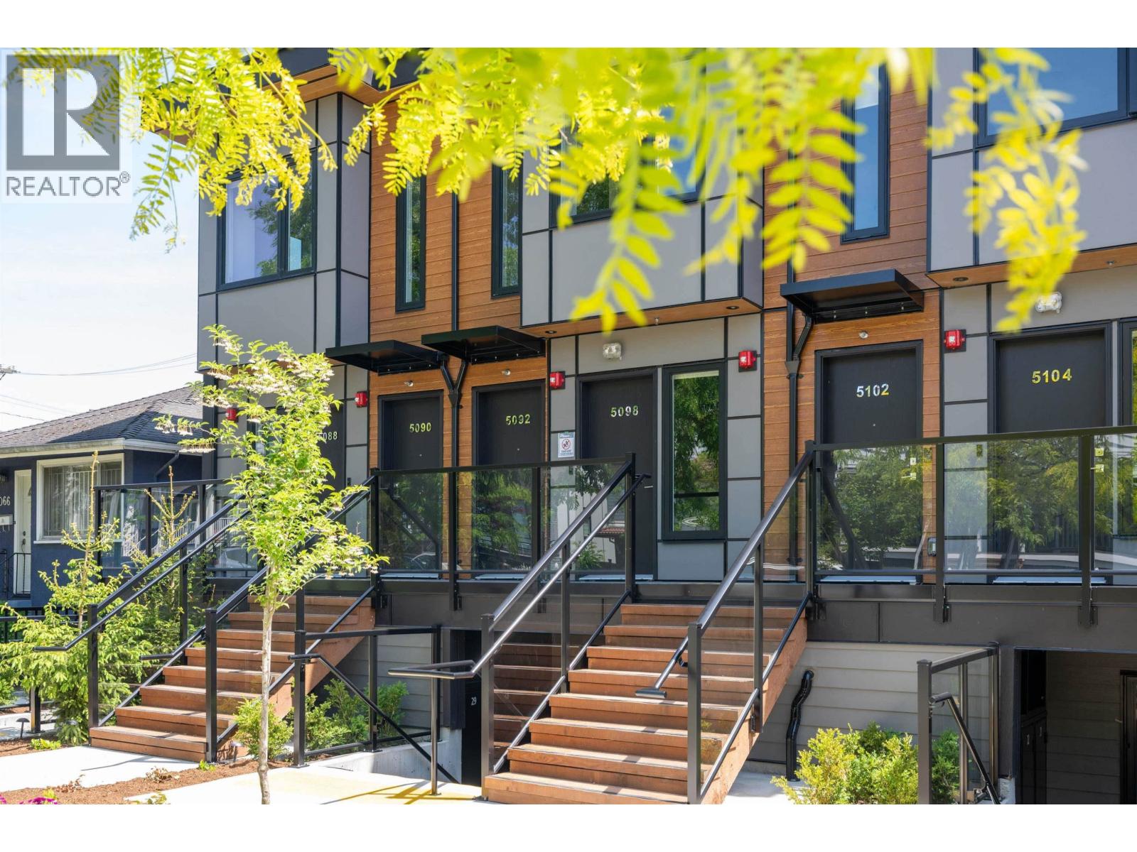 5102 CHAMBERS STREET|Vancouver, British Columbia V5R3L9