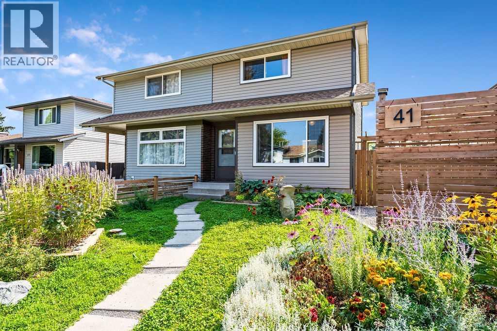 41 Midridge Gardens SE|Calgary, Alberta T2Z1C4