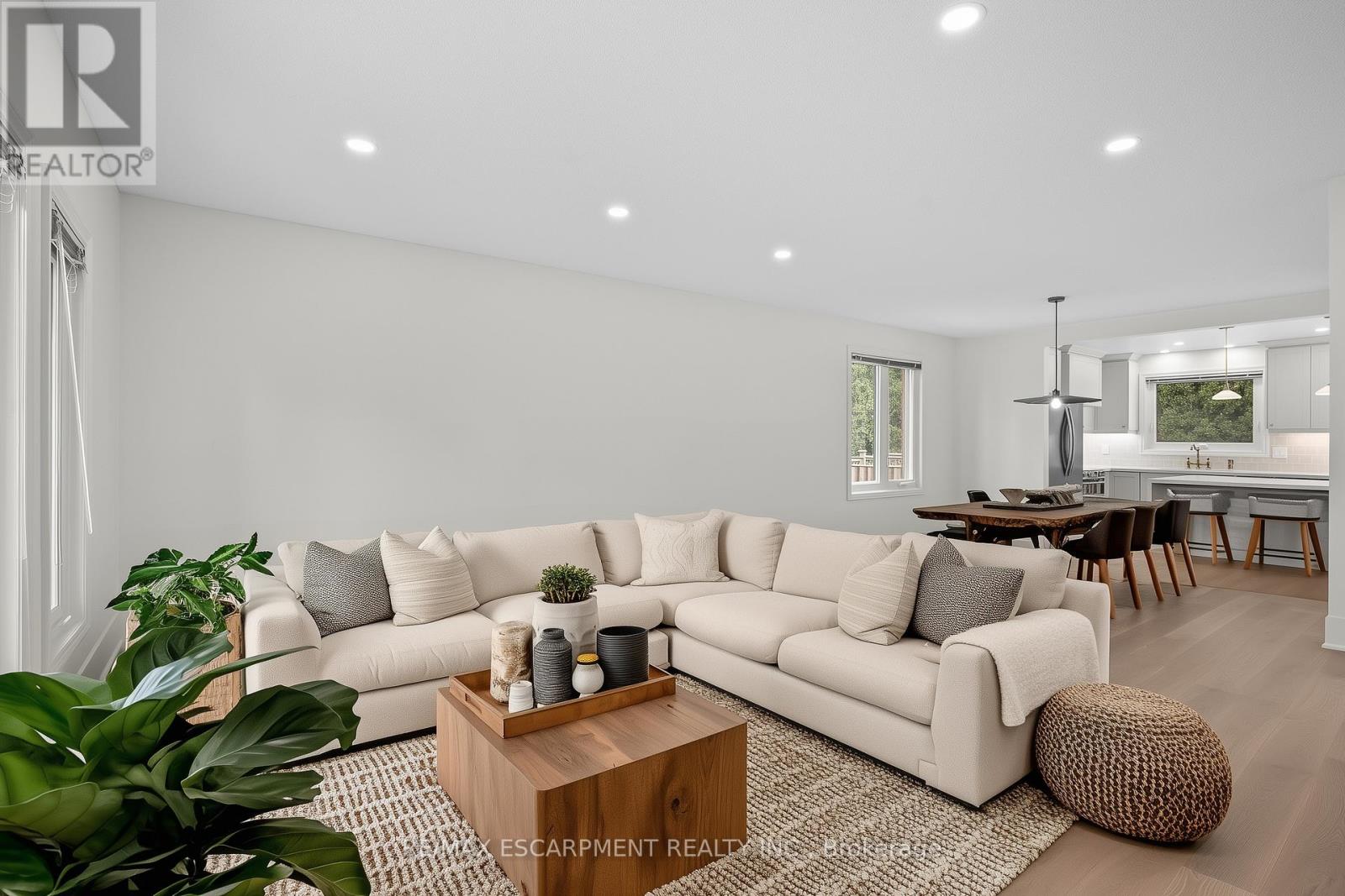 Property image for 31 INGLEWOOD PLACE|Whitby (Blue Grass Meadows), Ontario L1N8Z9