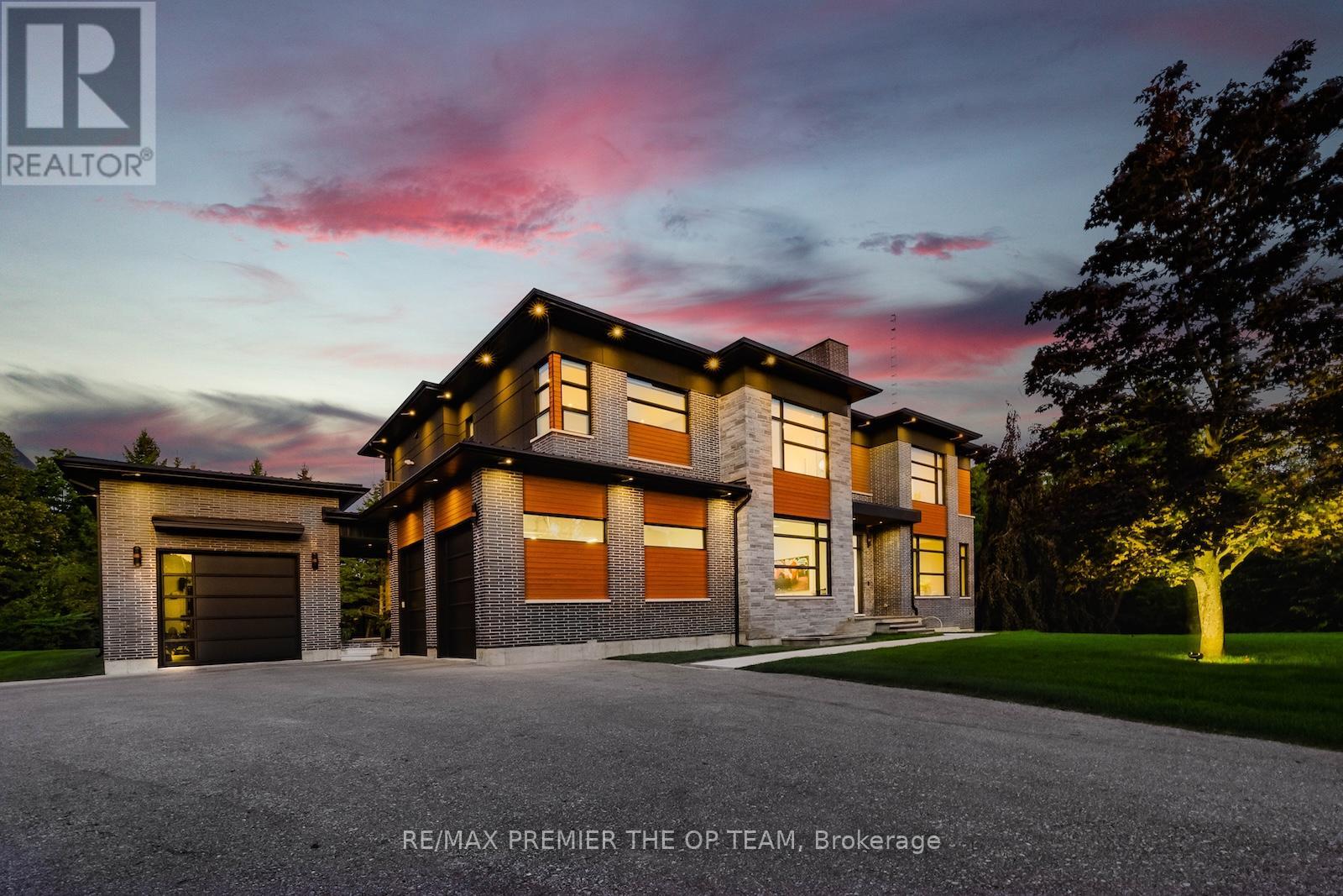 Property image for 91 RACHELLE COURT|Vaughan (Kleinburg), Ontario L4L1A6
