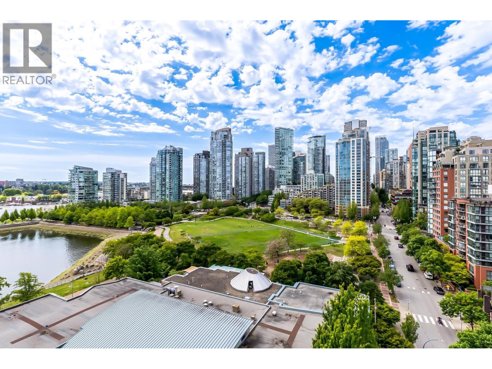 Property image for 1605 1383 MARINASIDE CRESCENT|Vancouver, British Columbia V6Z2W9