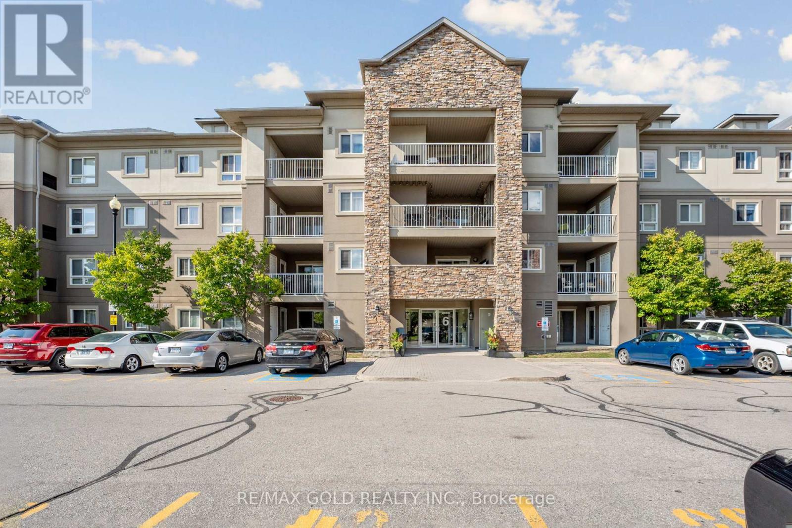 2104 - 6 DAYSPRING CIRCLE|Brampton (Goreway Drive Corridor), Ontario L6P2Z6