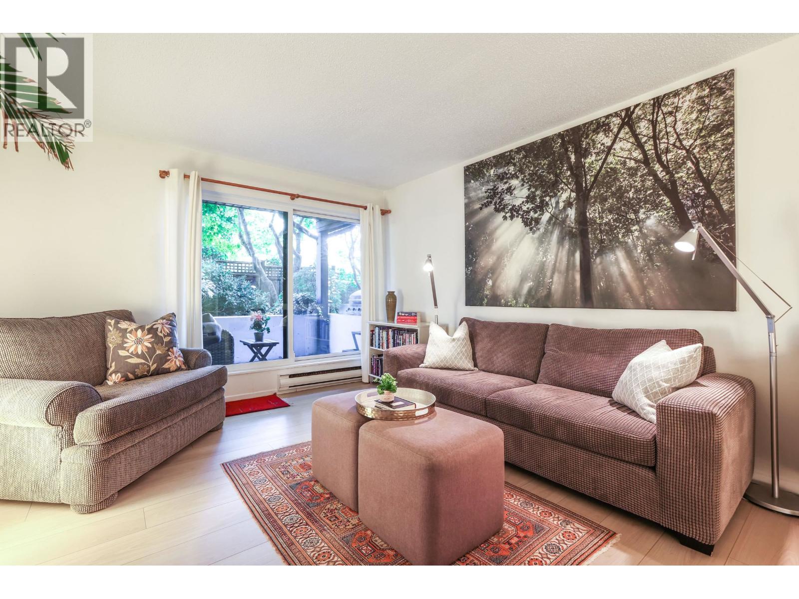 112 1990 W 6TH AVENUE|Vancouver, British Columbia V6J4V4