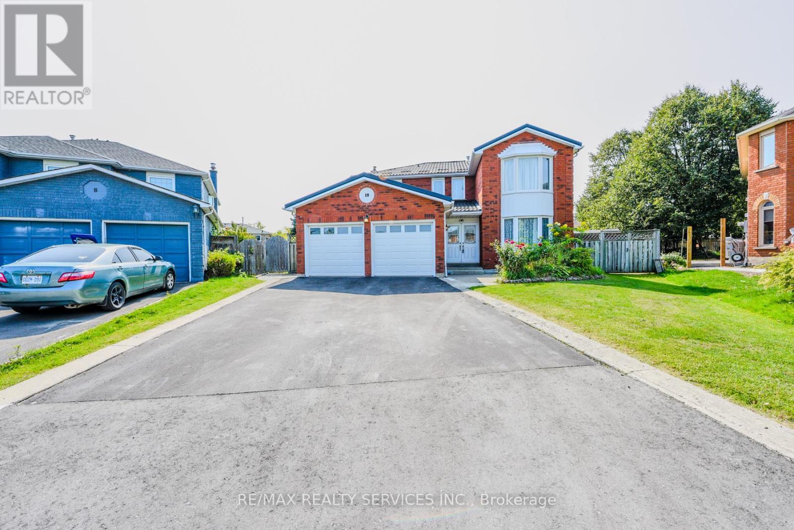 Property image for 10 ST MARK PLACE|Brampton (Northwood Park), Ontario L6X3W5