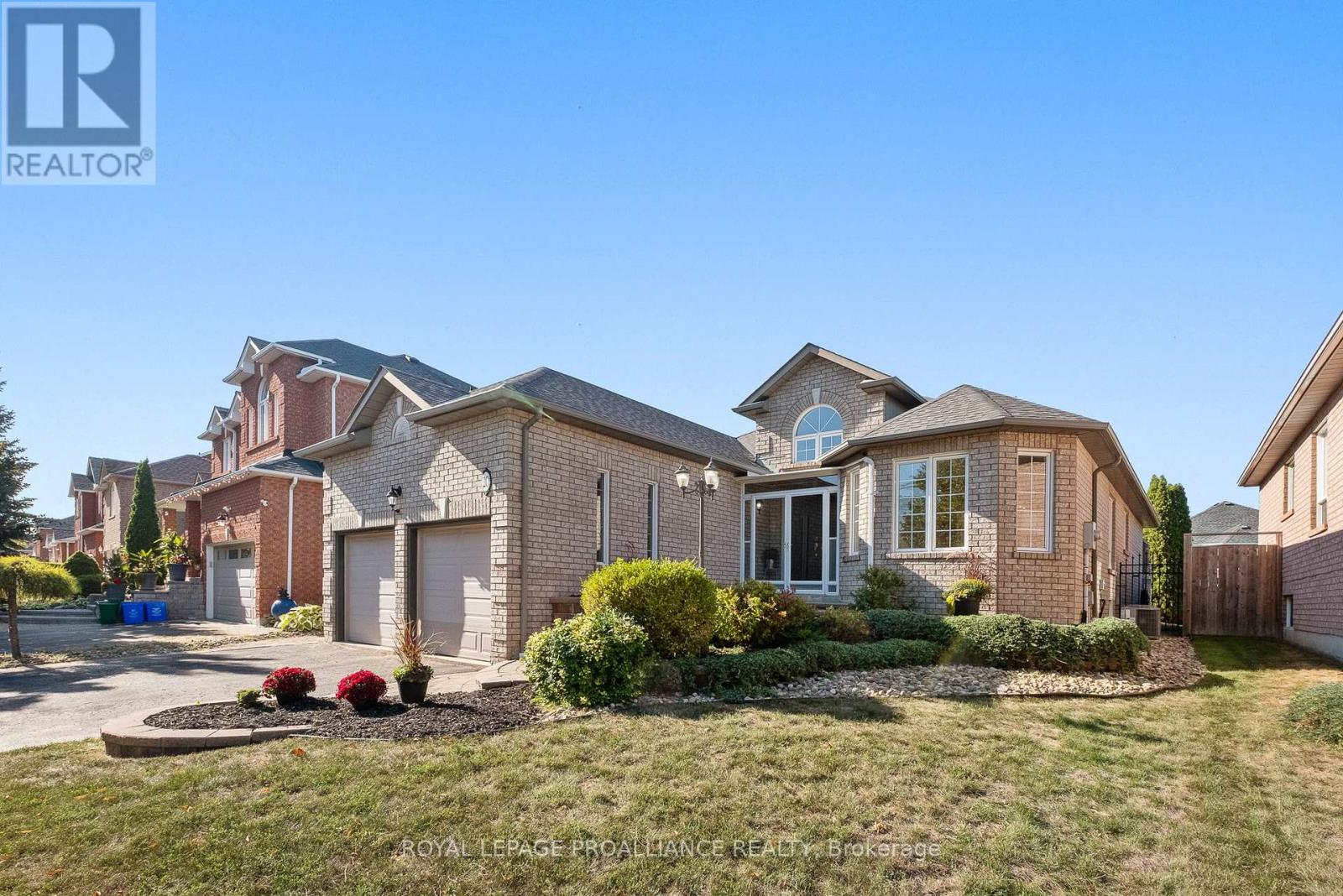 Property image for 20 PATRICK DRIVE|Whitby (Pringle Creek), Ontario L1R2L1