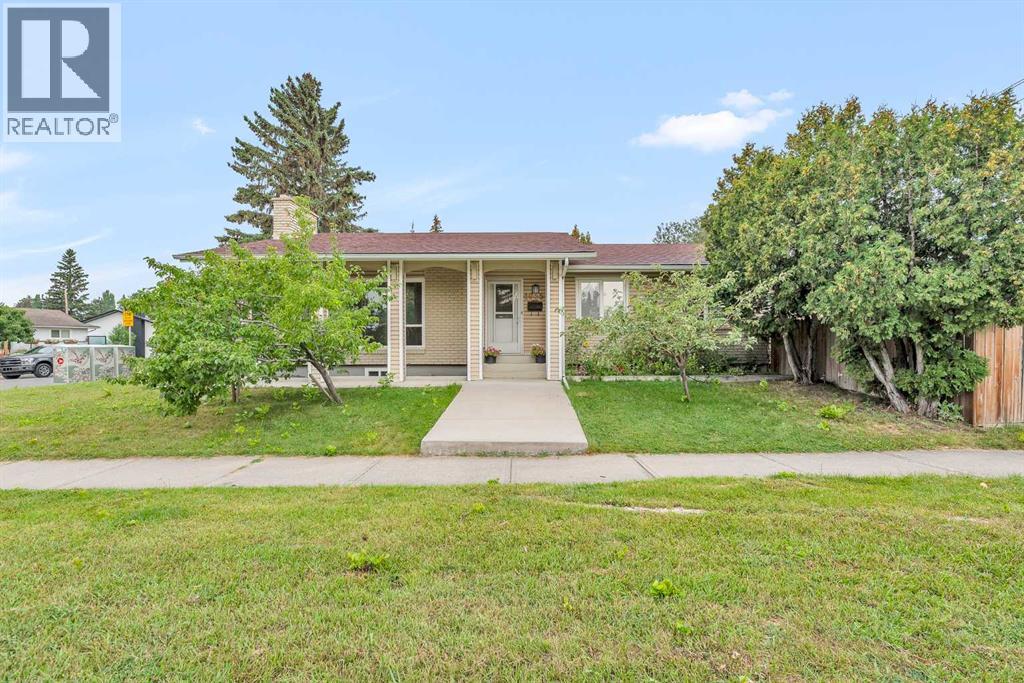 1055 Acadia Drive SE|Calgary, Alberta T2J0E1