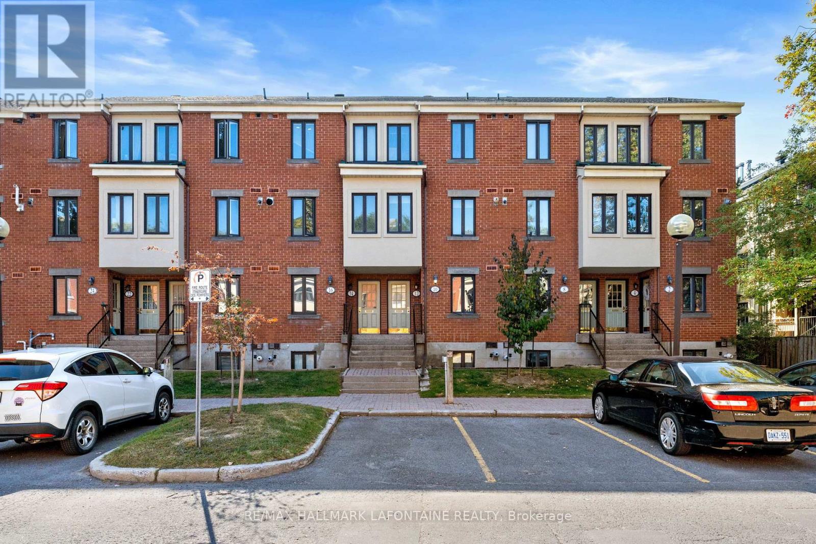 Property image for 12 CRISPIN PRIVATE|Ottawa, Ontario K1K2T8