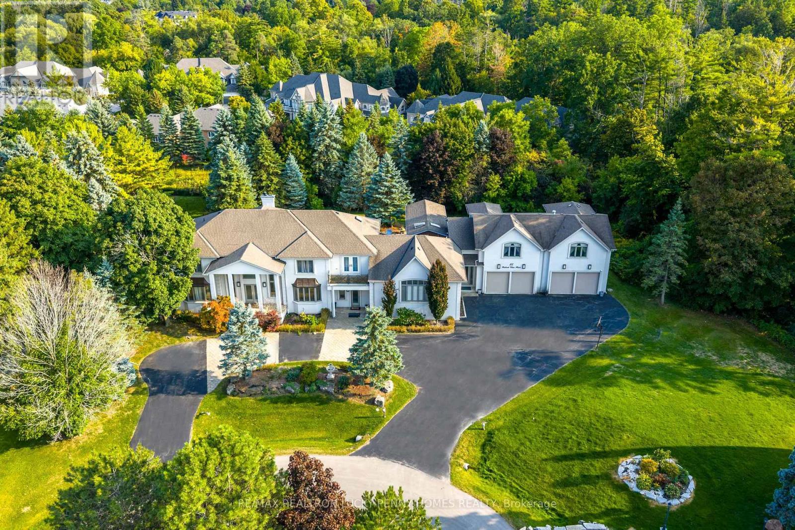 Property image for 35 WALNUT GLEN PLACE|Markham (Devil's Elbow), Ontario L6C1A3