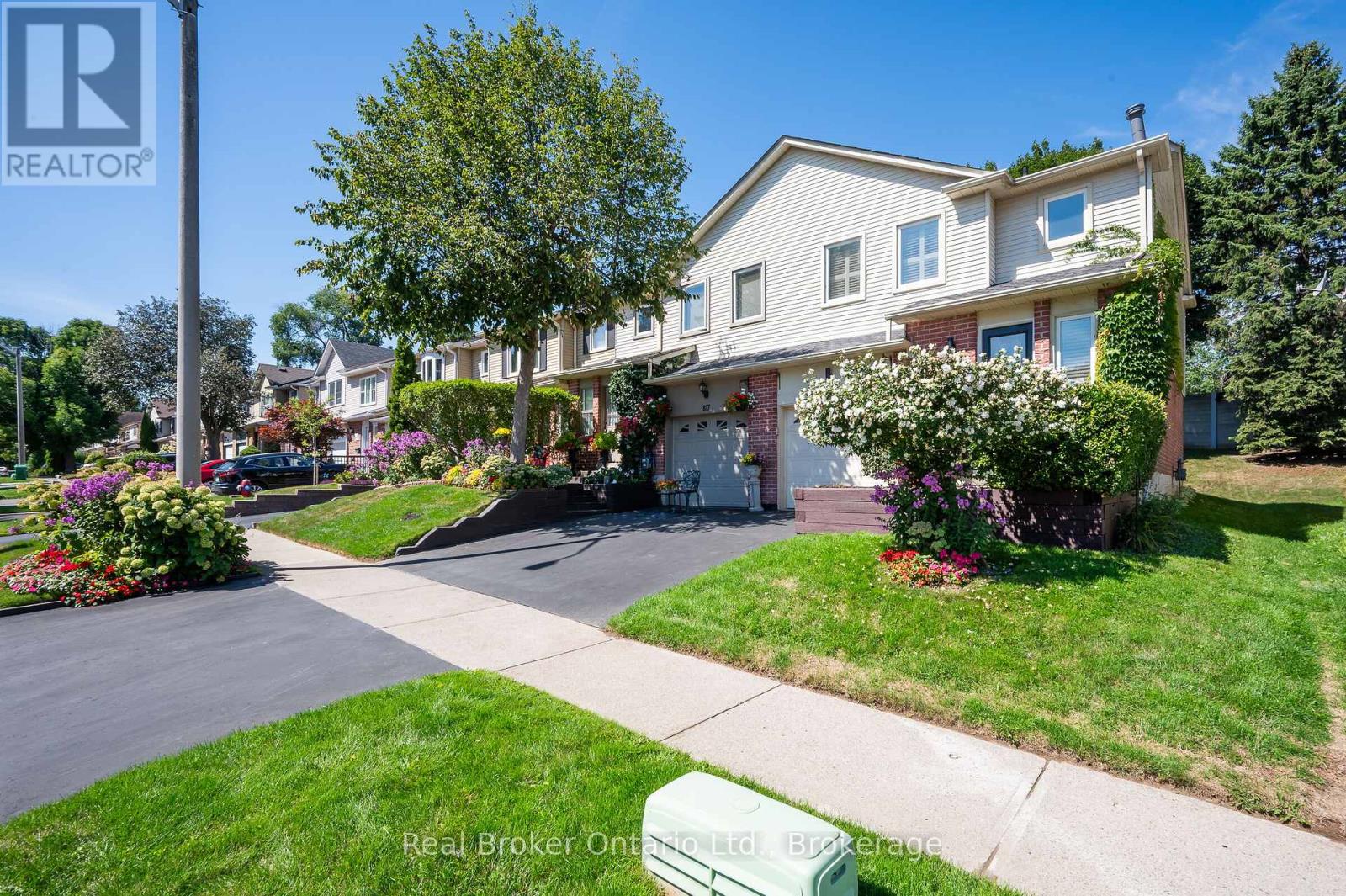 Property image for 815 SWEETWATER CRESCENT|Mississauga (Lorne Park), Ontario L5H4A7