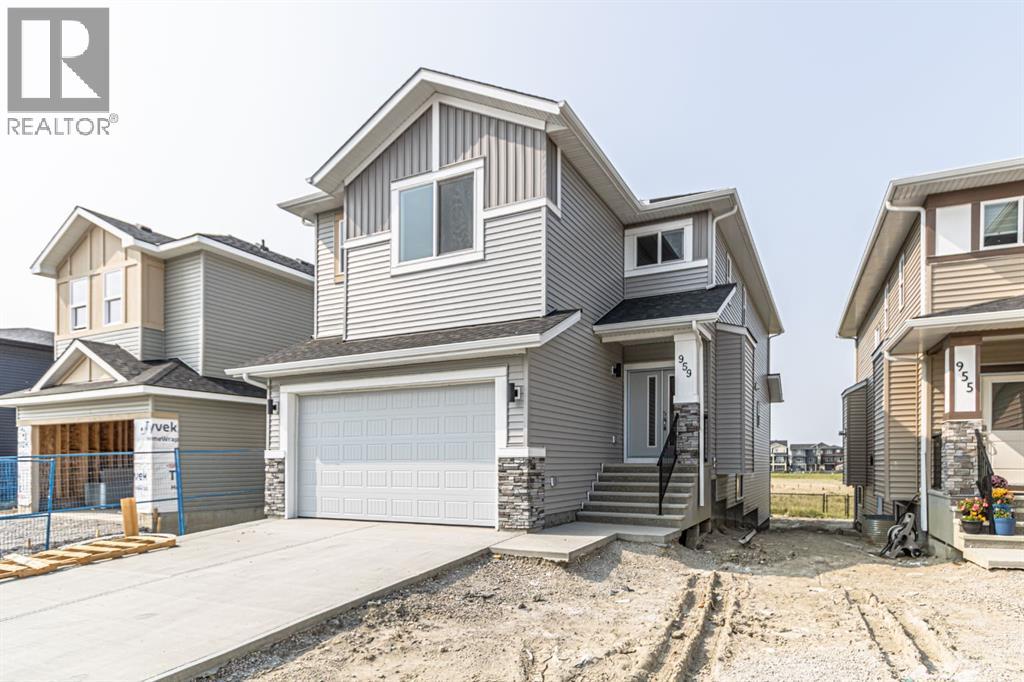 959 Corner Meadows Way NE|Calgary, Alberta T3N1X8