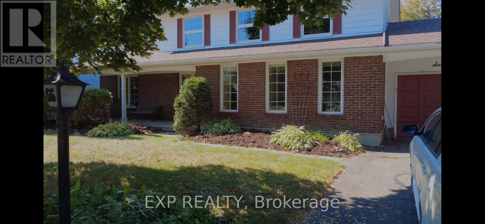 66 QUEENSLINE DRIVE|Ottawa, Ontario K2H7J5