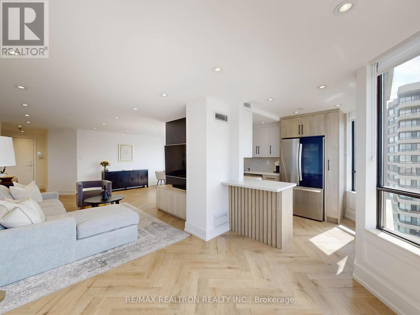 1111 - 7460 BATHURST STREET|Vaughan (Brownridge), Ontario L4J7K9