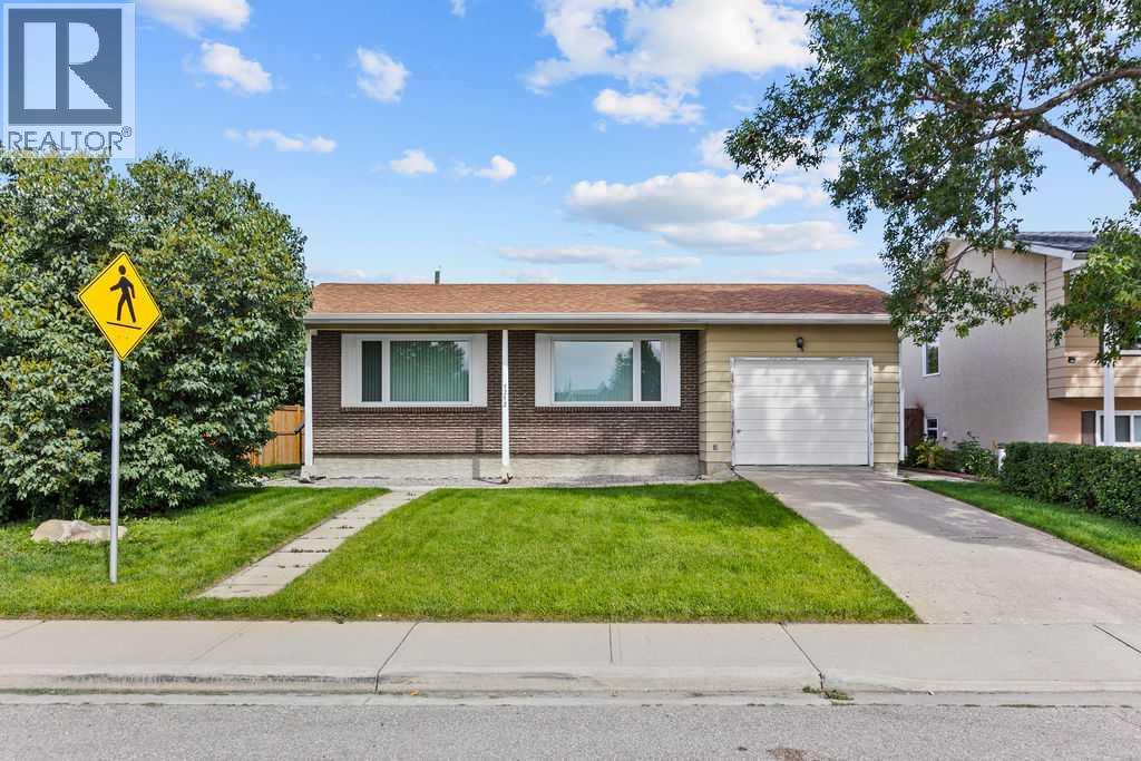 1212 Lake Sylvan Drive|Calgary, Alberta T2J5N7