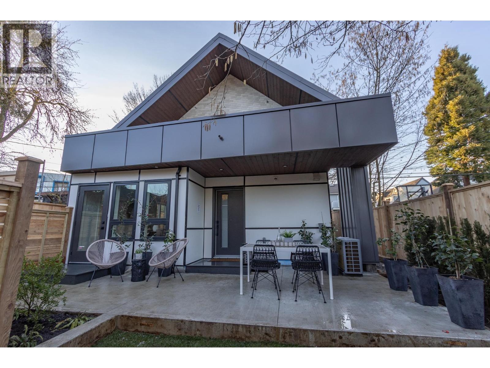 3387 VICTORIA DRIVE|Vancouver, British Columbia V5N4M3