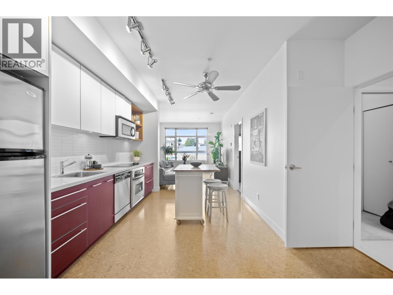 Property image for 402 2828 MAIN STREET|Vancouver, British Columbia V5T3G2