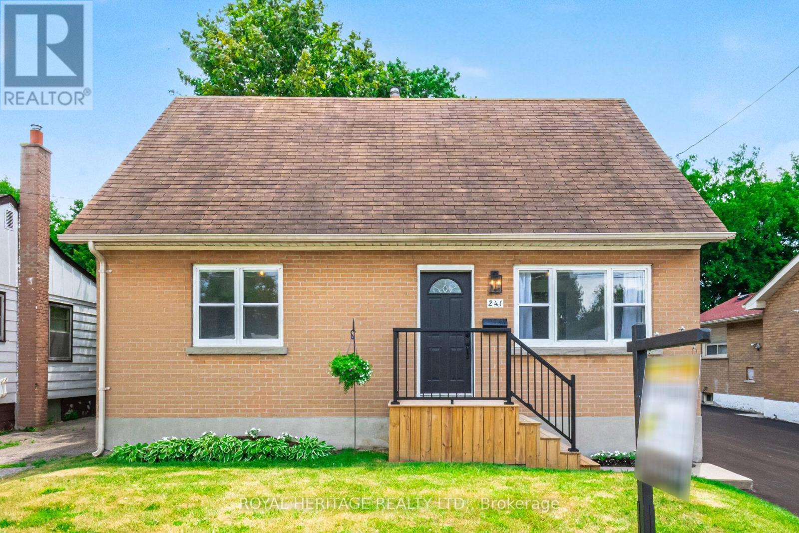 Property image for 241 MARQUETTE AVENUE|Oshawa (Vanier), Ontario L1J1W3