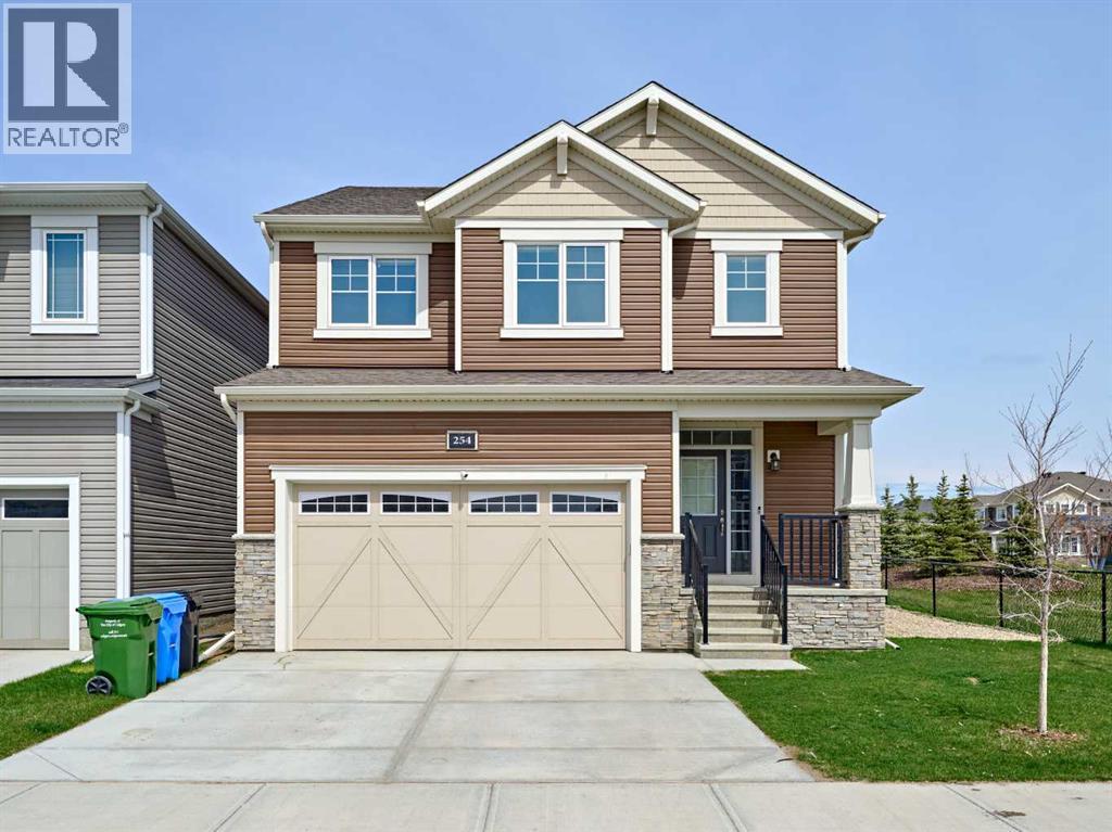 254 Carringham Road NW|Calgary, Alberta T3P1V2