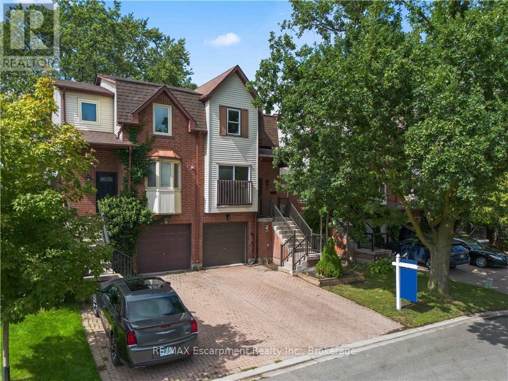 Property image for 13 NORMANDY PLACE|Oakville (CO Central), Ontario L6K1R9