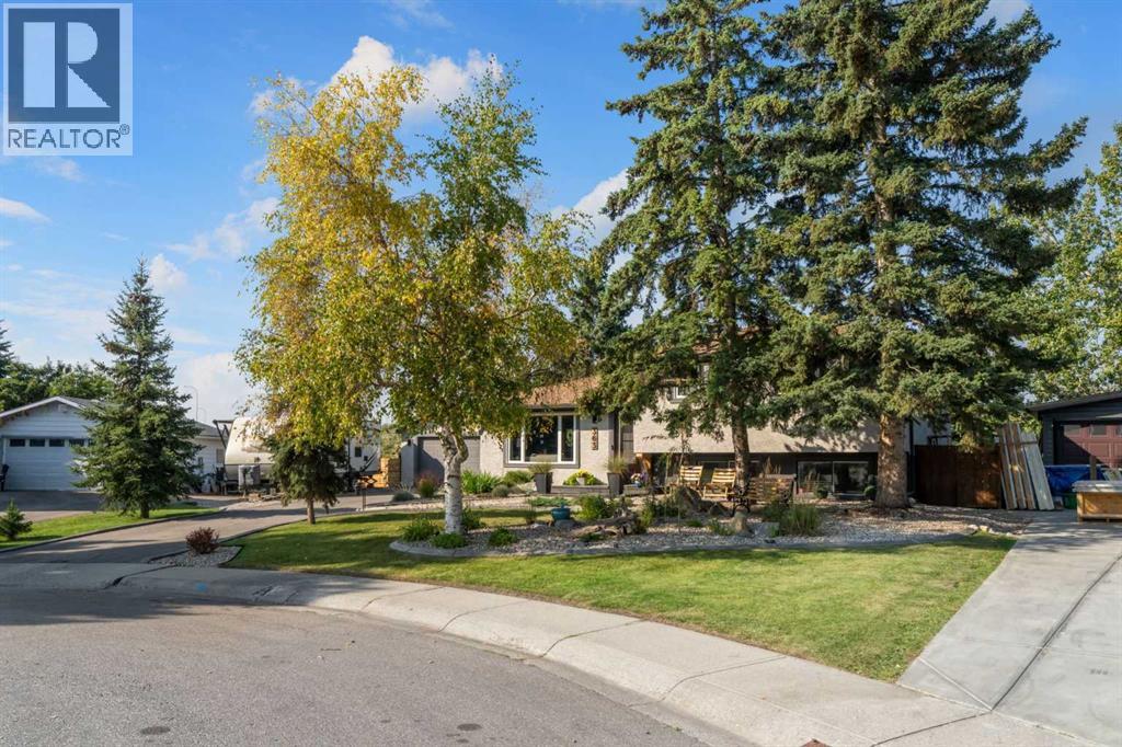 Property image for 363 Cedarille Crescent SW|Calgary, Alberta T2W2H5
